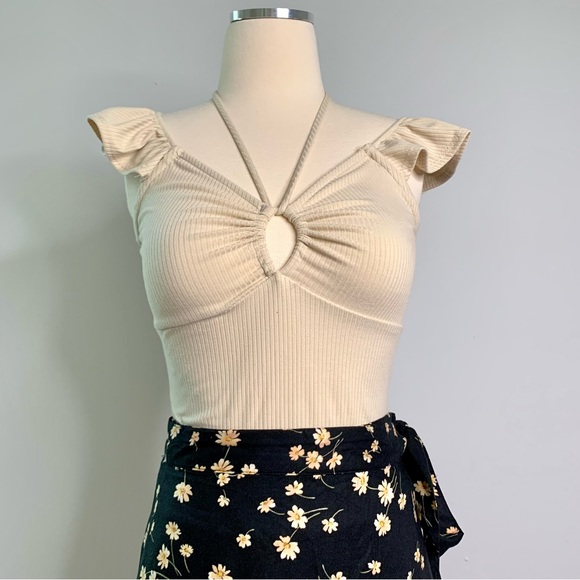 Sweetheart Ruffle Front Tie Crop Blouse - Picture 10 of 13